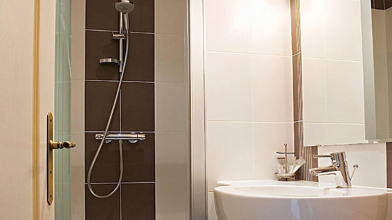 Photo of Bathroom in Plouegat-Moysan