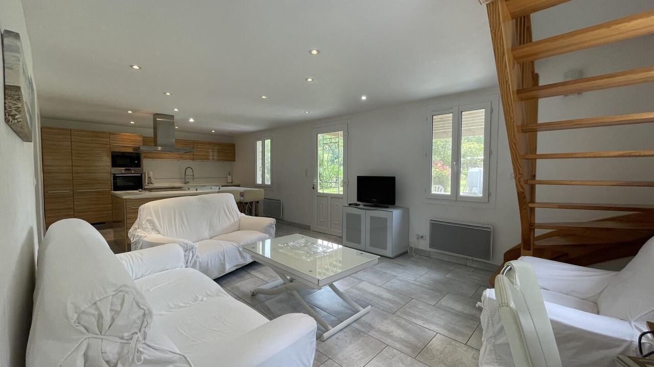 Photo of Livingroom in Burosse-Mendousse