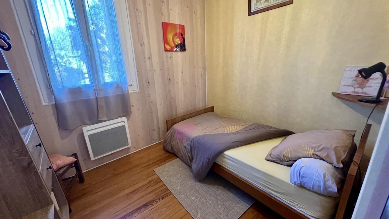 Photo of Bedroom in Asson