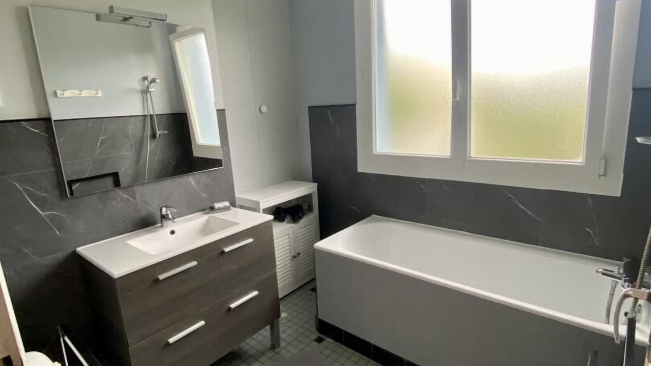 Photo of Bathroom in Asson