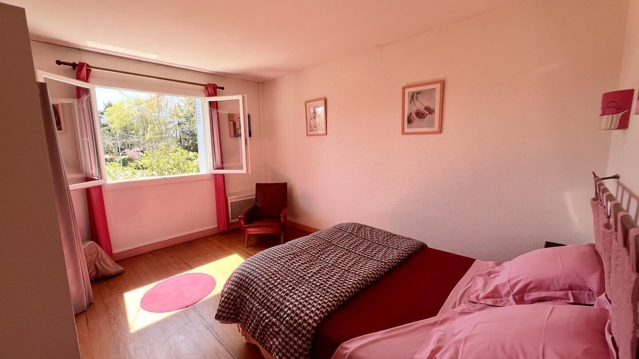 Photo of Bedroom in Asson