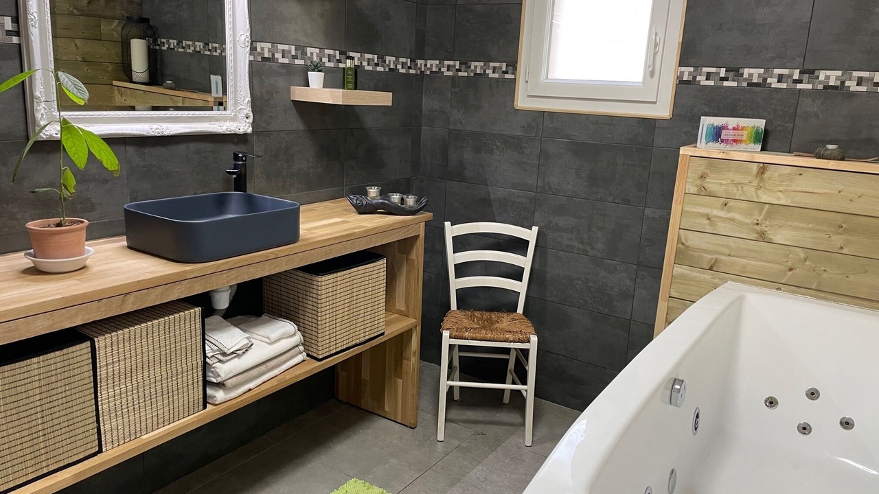 Photo of Bathroom in Sollies-Toucas