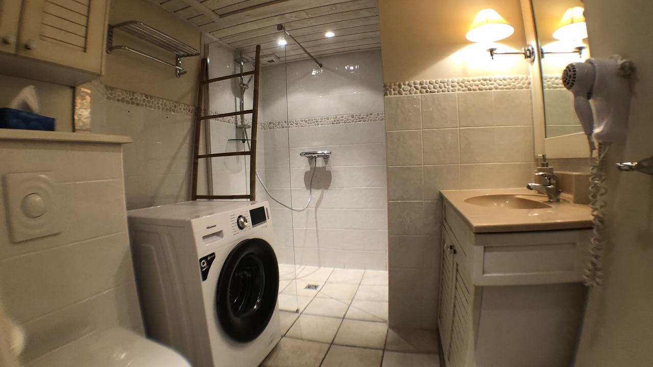 Photo of Bathroom in Duingt