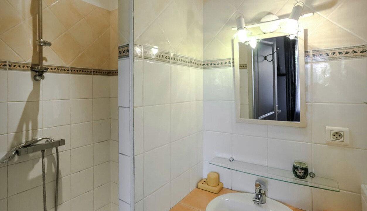 Photo of Bathroom in Sud