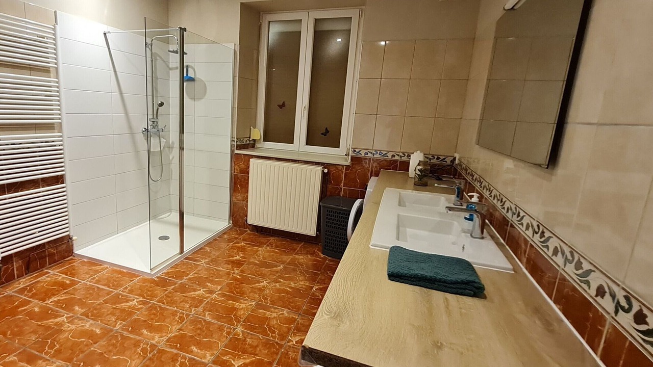 Photo of Bathroom in Lironville