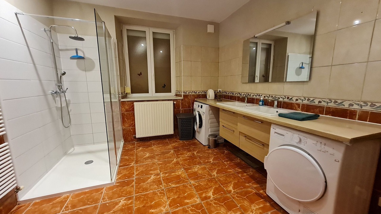 Photo of Bathroom in Lironville
