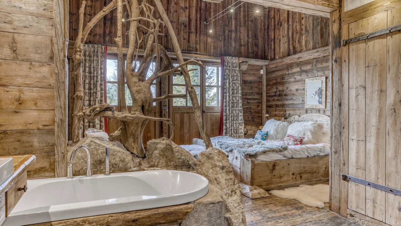 Photo of Bathroom in Demi-Quartier