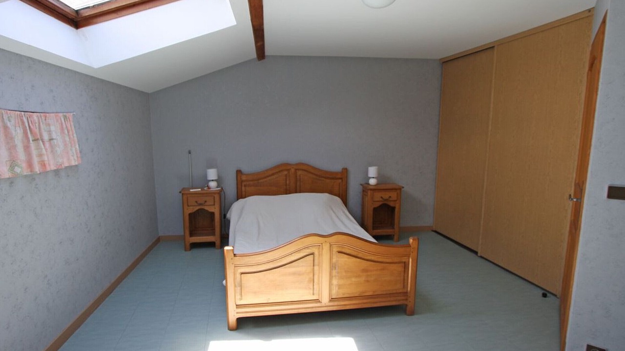 Photo of Bedroom in Isches