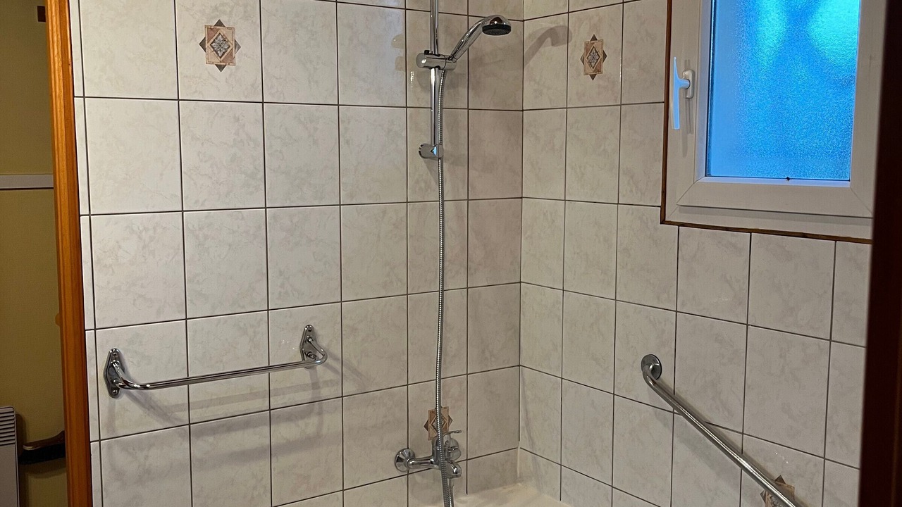 Photo of Bathroom in Fontenoy-le-Chateau