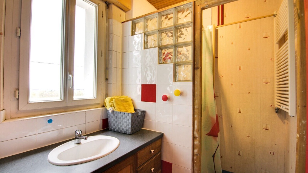 Photo of Bathroom in Saint-Cyr-les-Colons