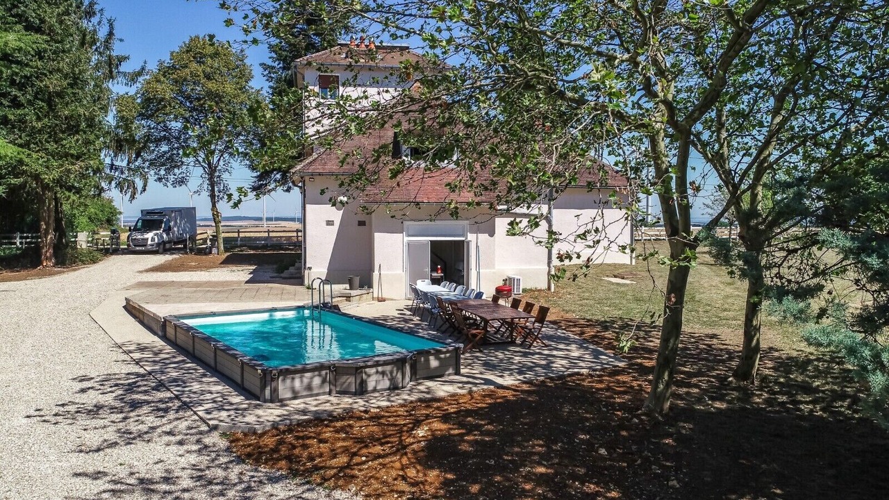 Photo of Outdoor in Saint-Cyr-les-Colons