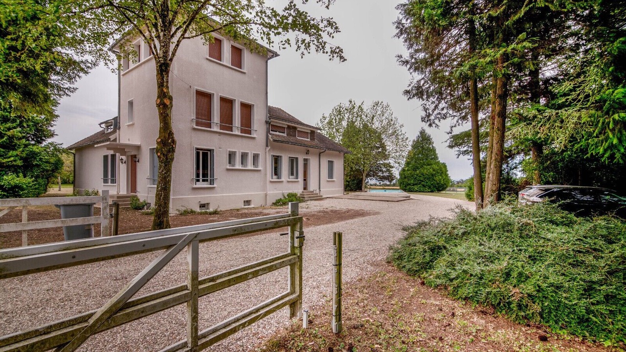 Photo of Outdoor in Saint-Cyr-les-Colons