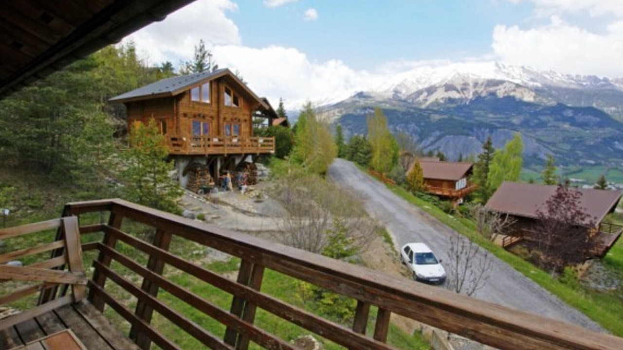 Photo of Outdoor in Enchastrayes