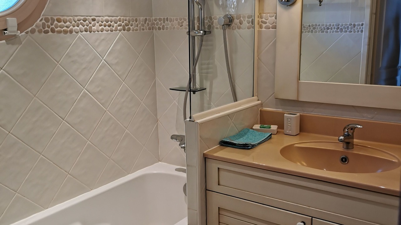 Photo of Bathroom in Duingt