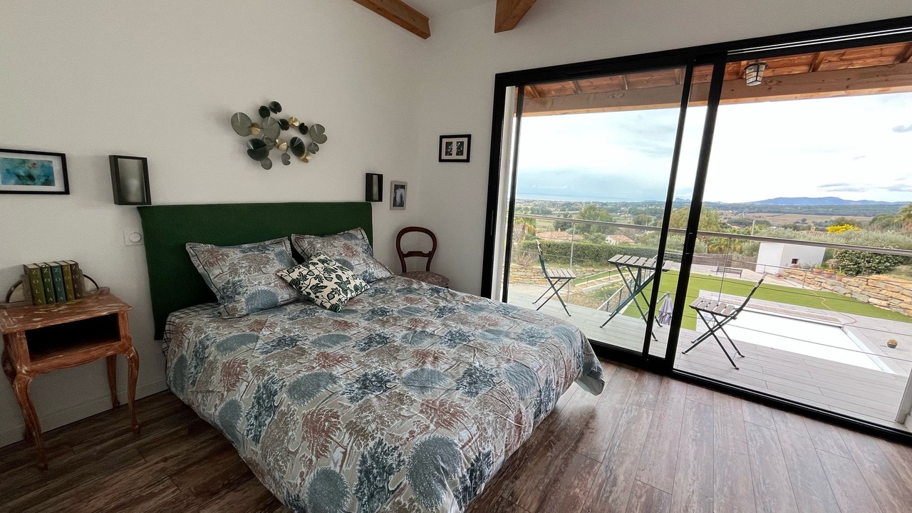 Photo of Bedroom in La Cadiere-d'Azur