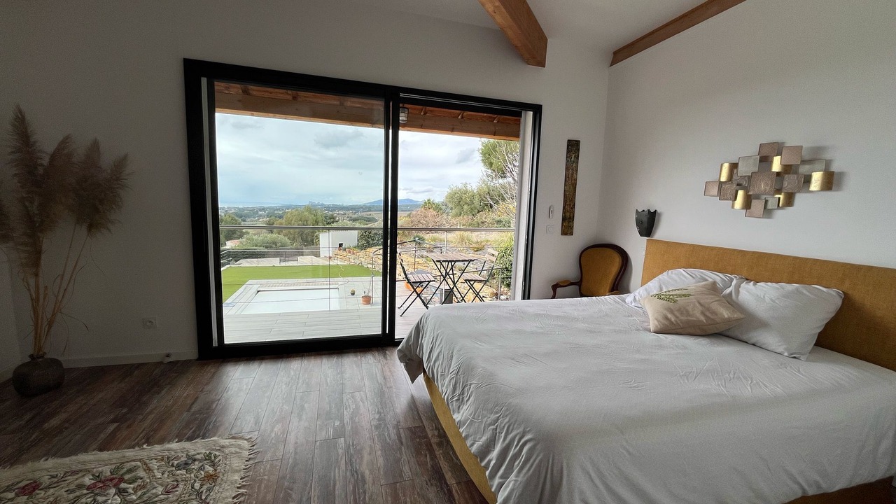 Photo of Bedroom in La Cadiere-d'Azur