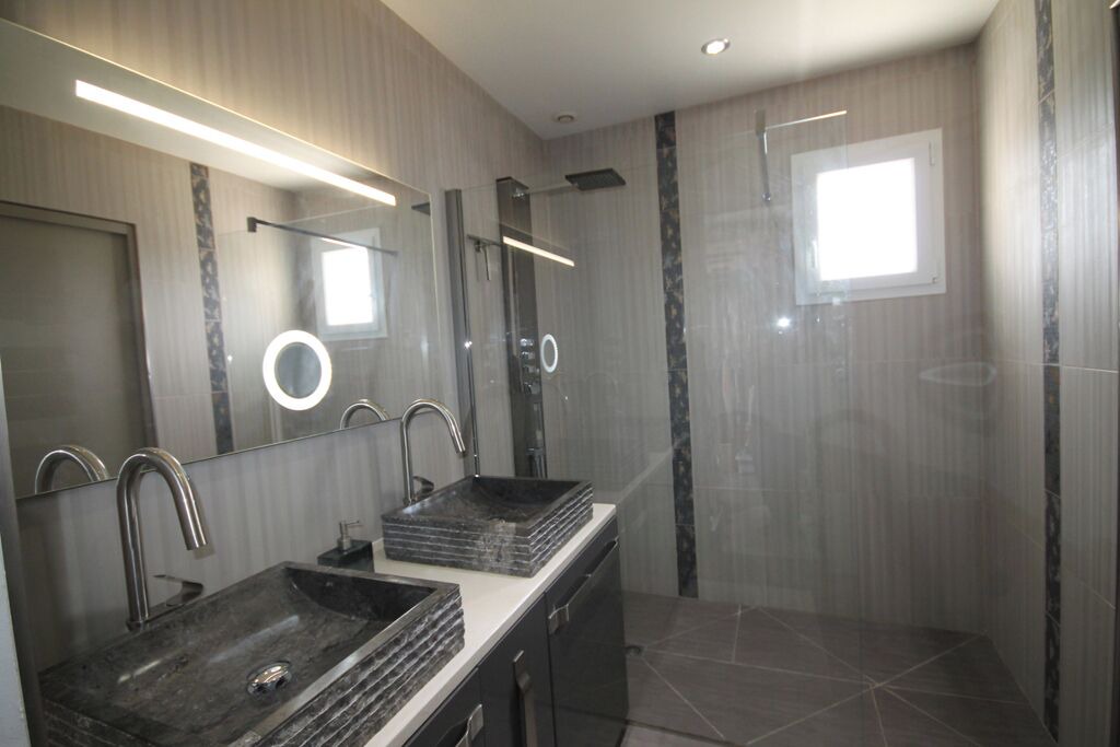 Photo of Bathroom in Speracedes