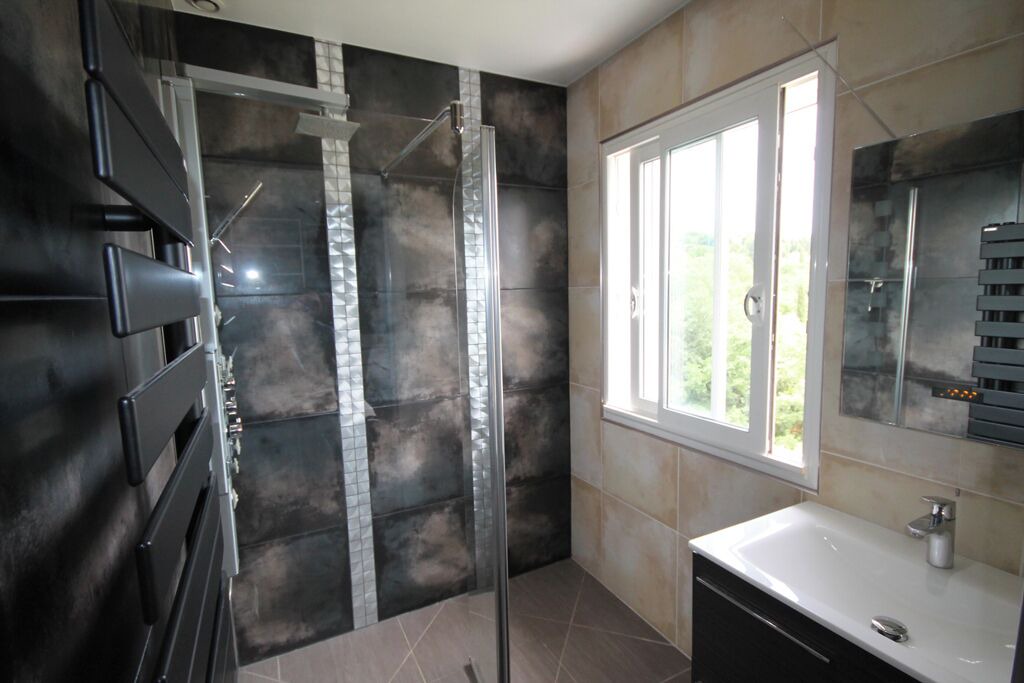 Photo of Bathroom in Speracedes