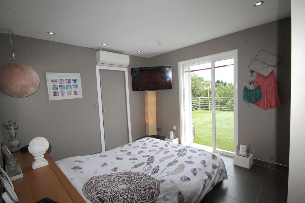 Photo of Bedroom in Speracedes