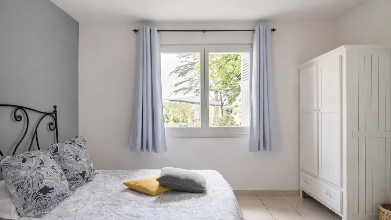 Photo of Bedroom in Saumane-de-Vaucluse