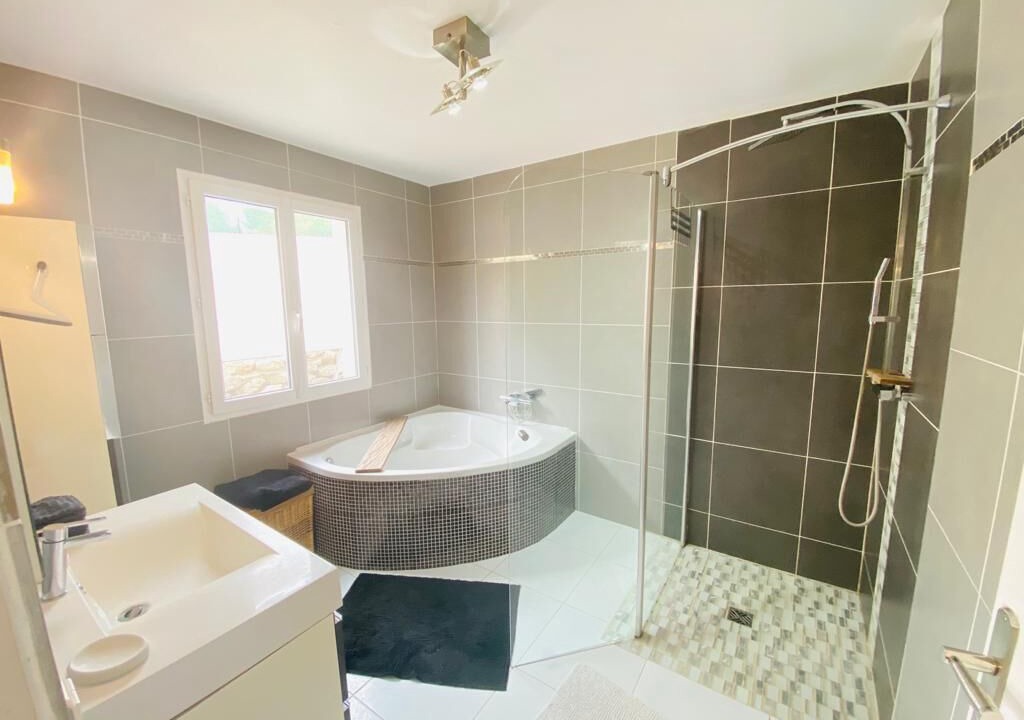 Photo of Bathroom in Le Beausset