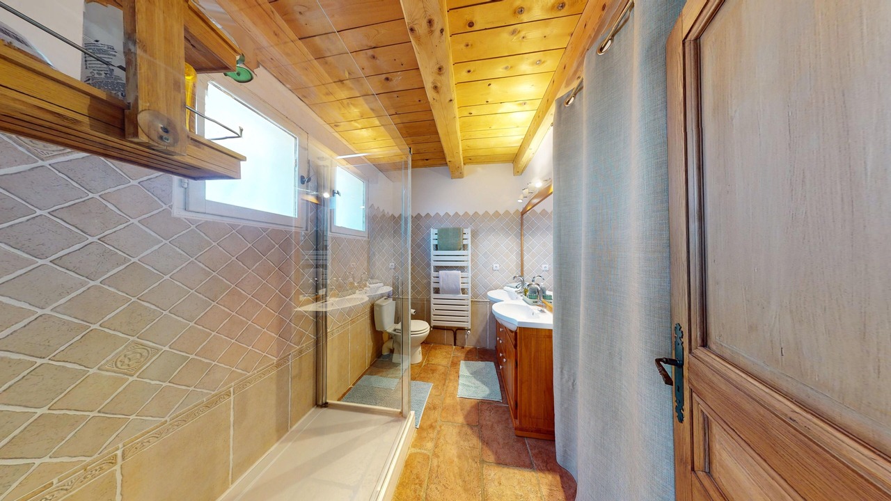 Photo of Bathroom in Quartier des Espesses