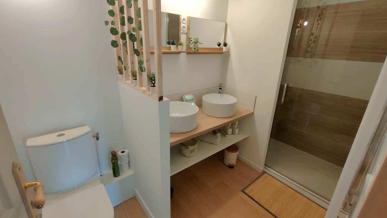 Photo of Bathroom in Plessala