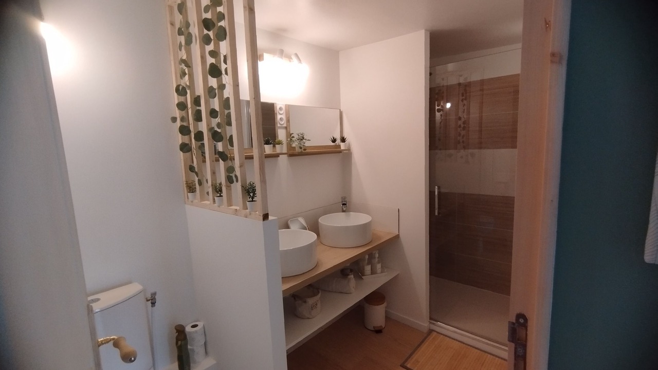 Photo of Bathroom in Plessala