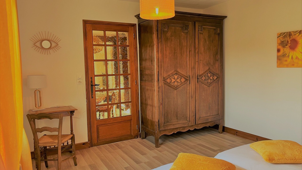 Photo of Bedroom in Coole