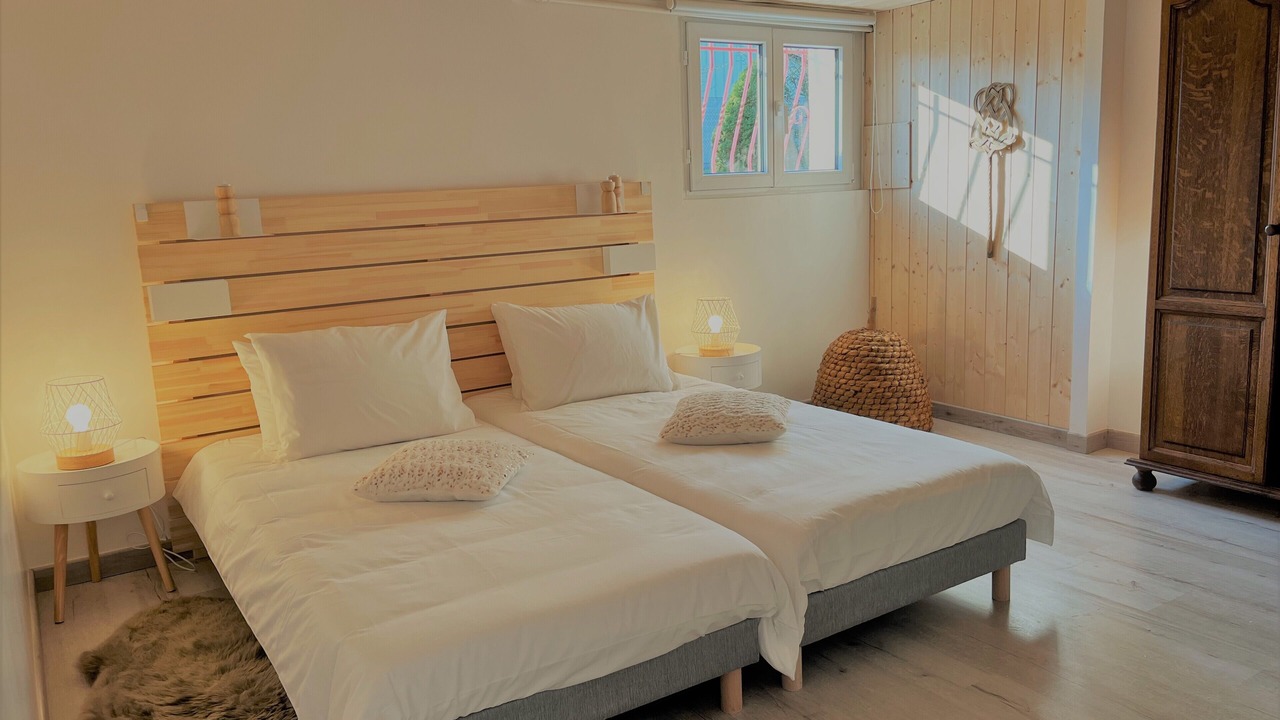 Photo of Bedroom in Coole
