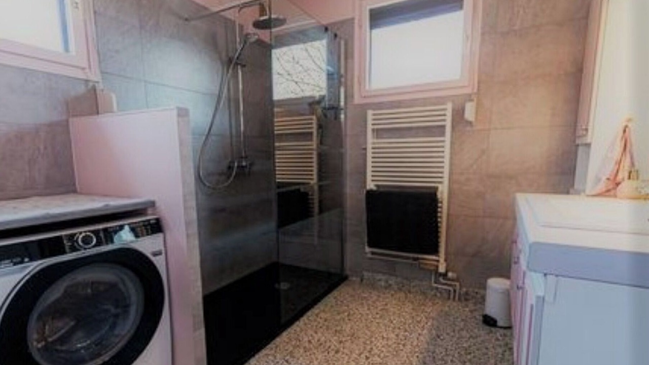 Photo of Bathroom in Coole