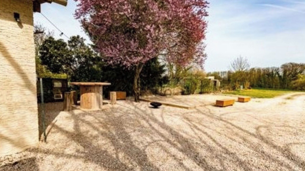 Photo of Outdoor in Coole