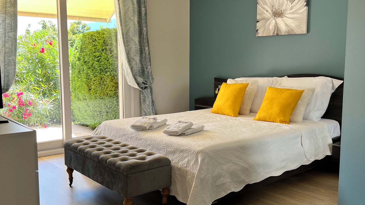 Photo of Bedroom in Veyrier-du-Lac