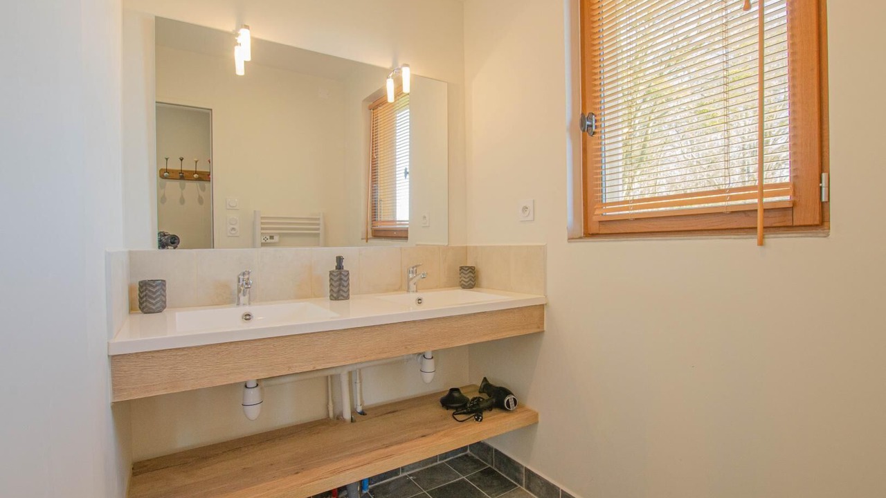 Photo of Bathroom in Paisy-Cosdon