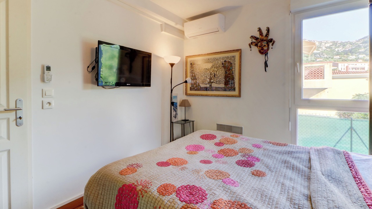 Photo of Bedroom in Beausoleil