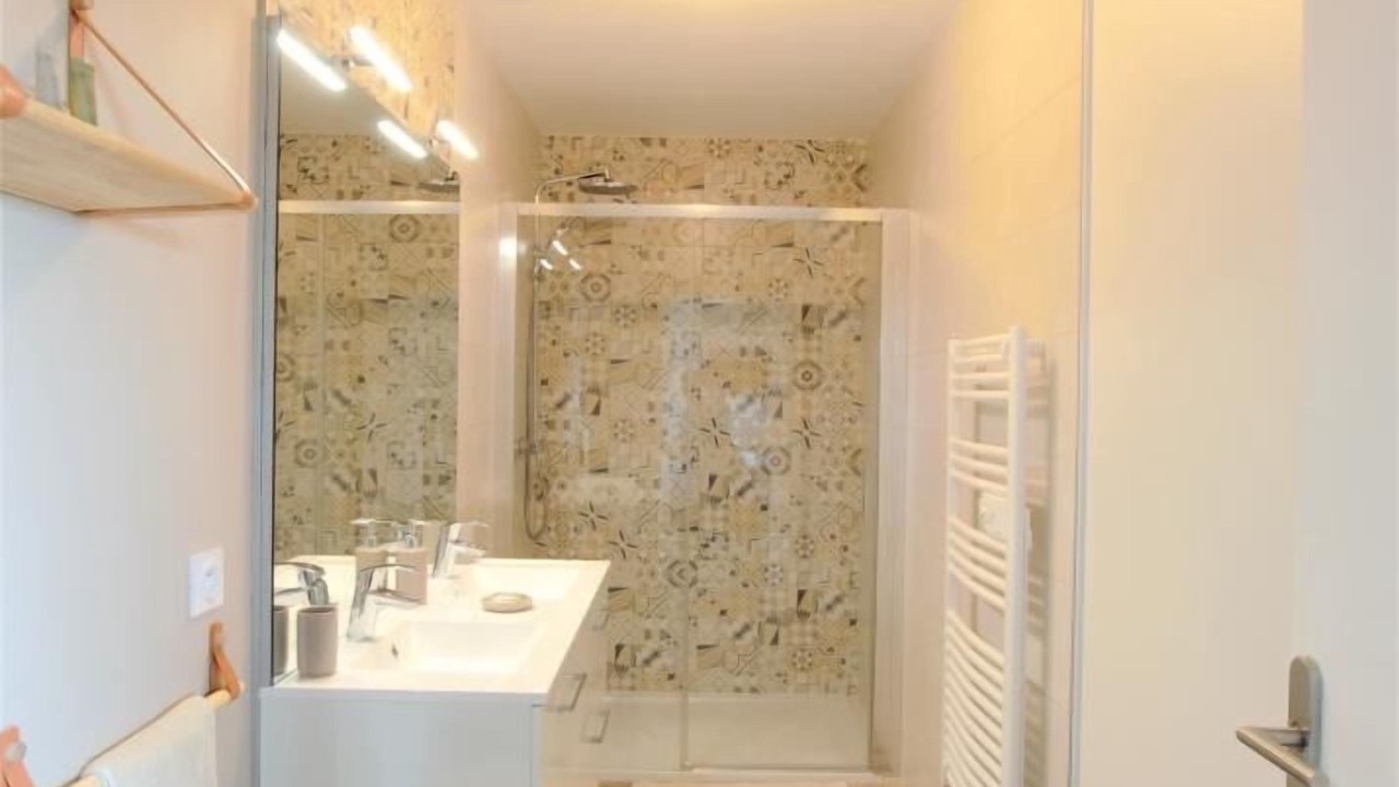 Photo of Bathroom in Magnant