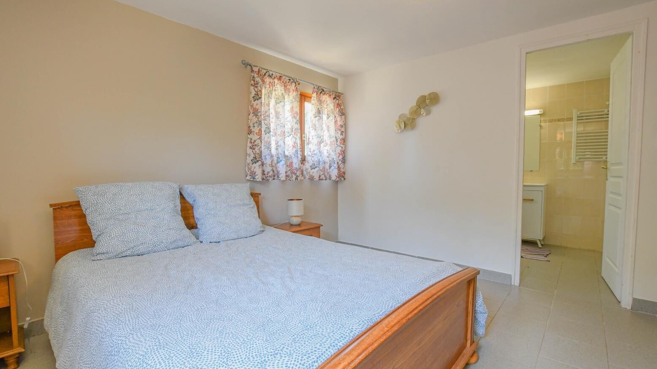 Photo of Bedroom in Boeurs-en-Othe