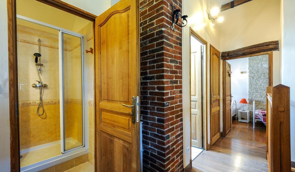 Photo of Bathroom in Villiers-le-Bois