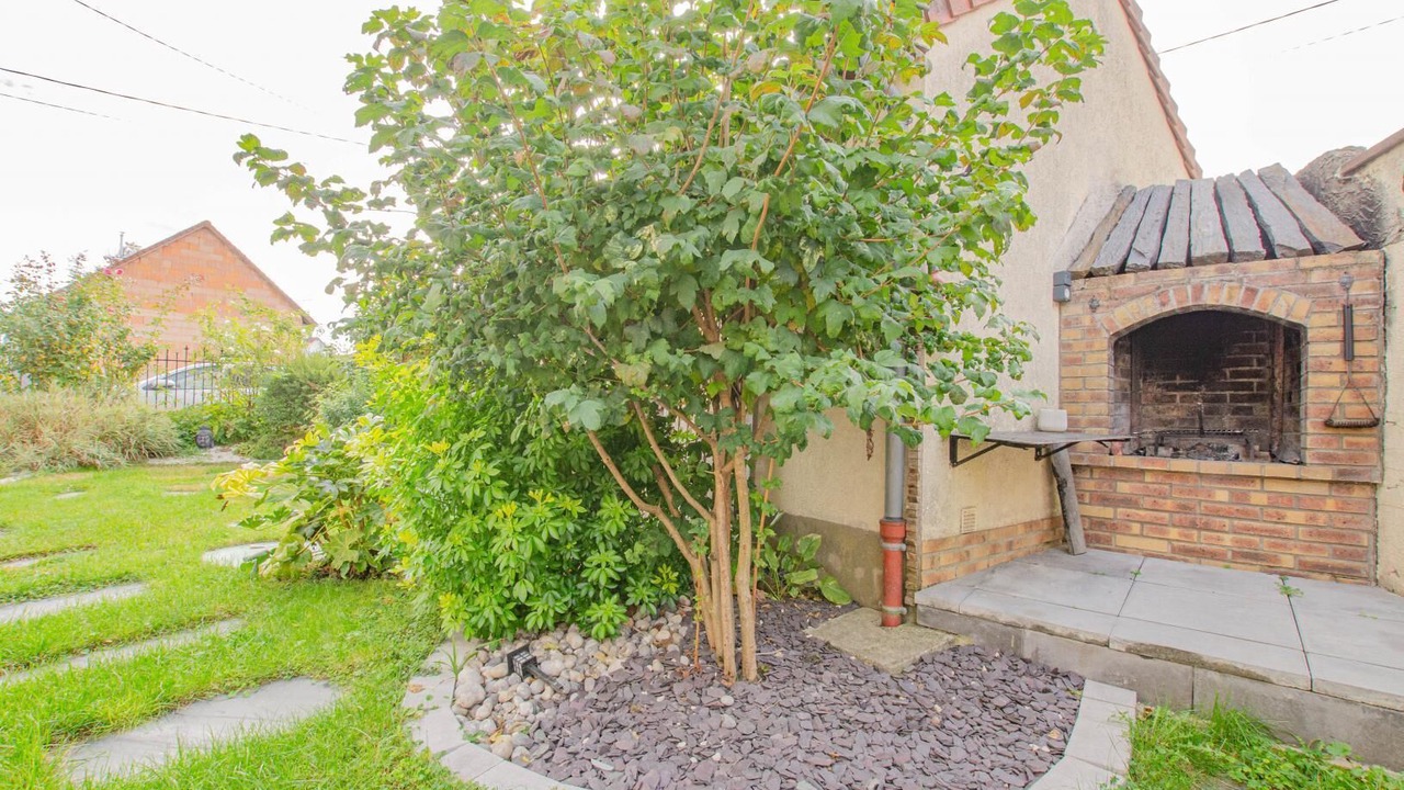Photo of Outdoor in Neuville-sur-Vanne