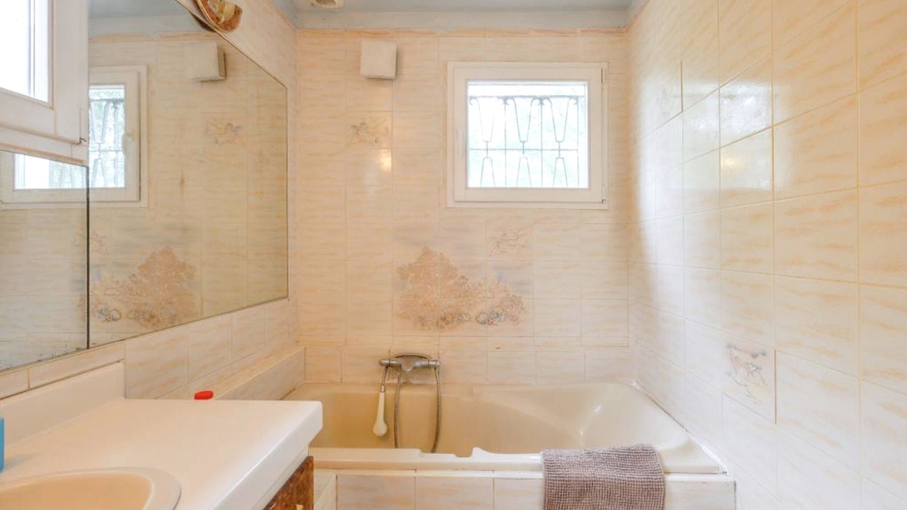 Photo of Bathroom in Saints