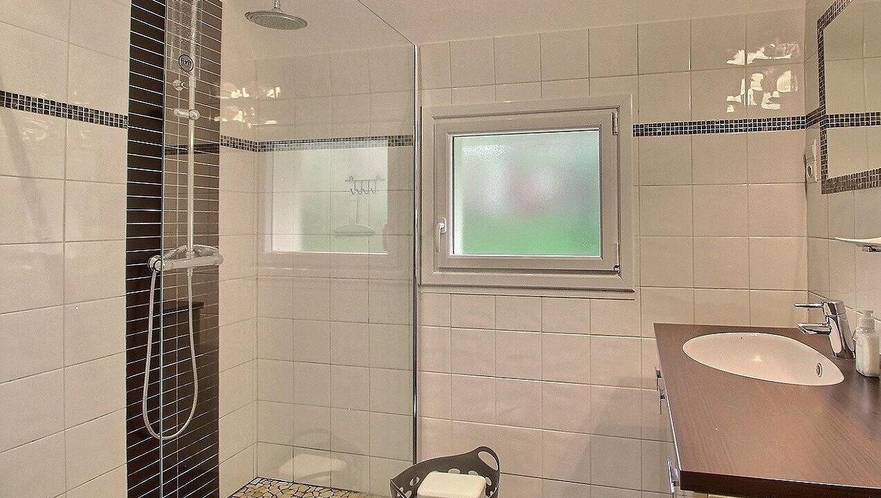 Photo of Bathroom in Trelevern