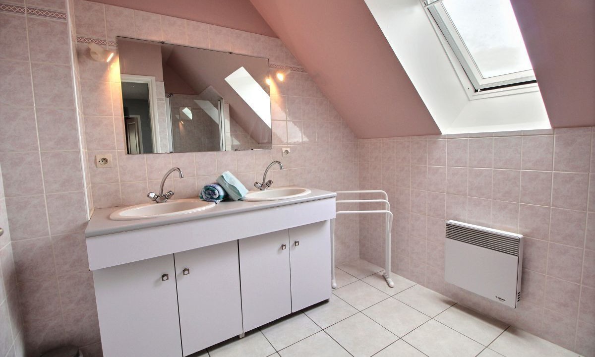 Photo of Bathroom in Plouguenast