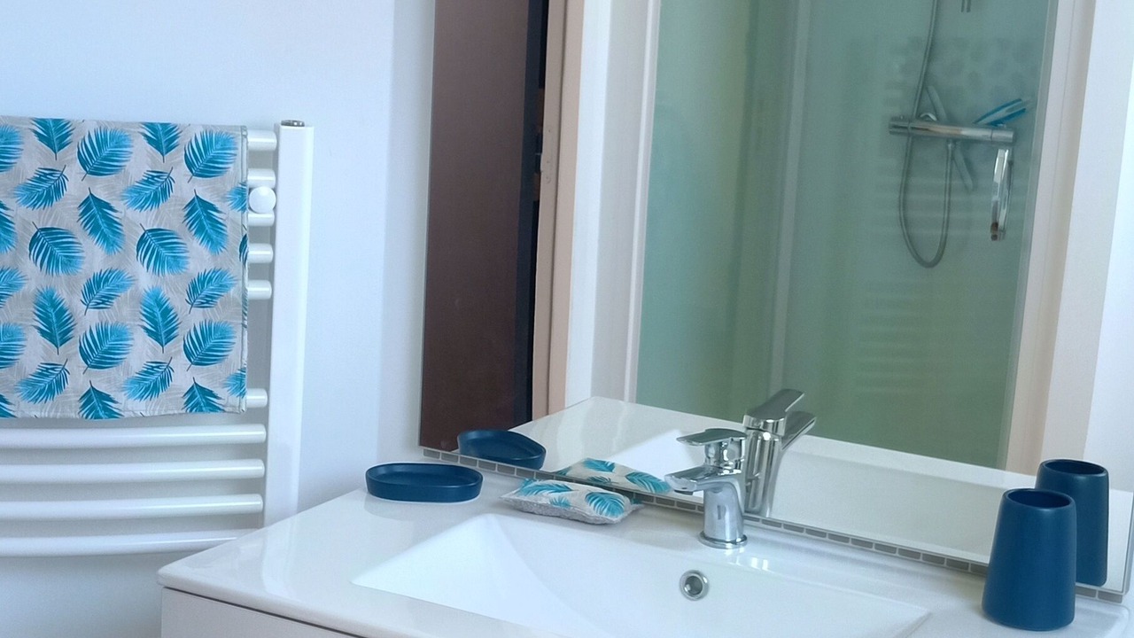 Photo of Bathroom in Hillion