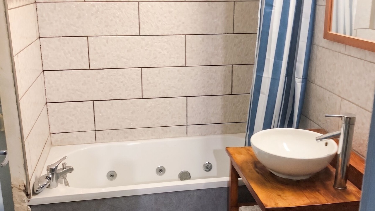 Photo of Bathroom in Les Iles
