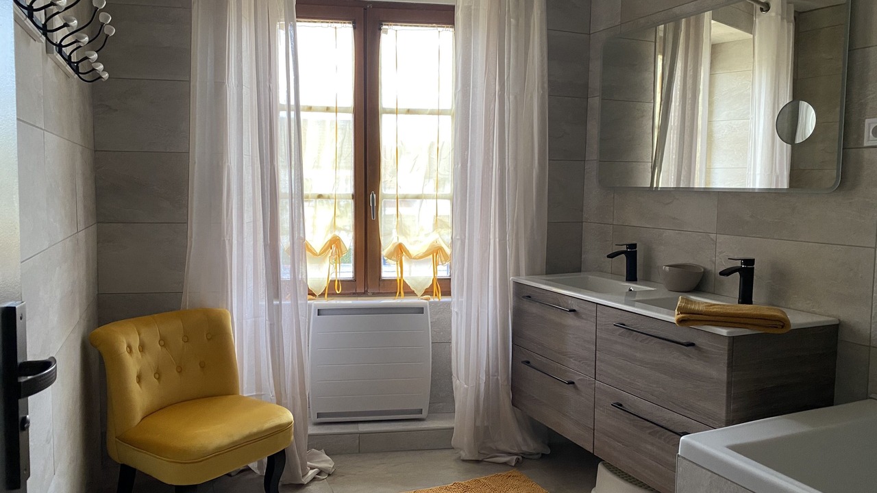 Photo of Bathroom in Chouilly