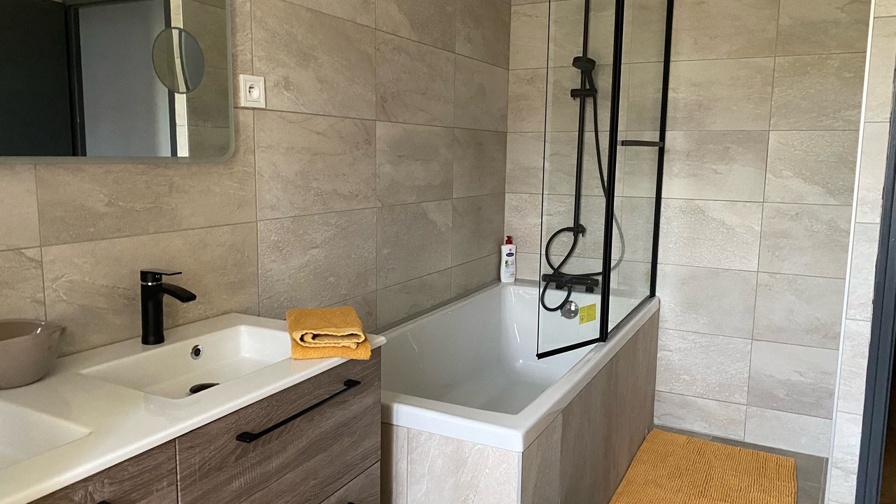 Photo of Bathroom in Chouilly