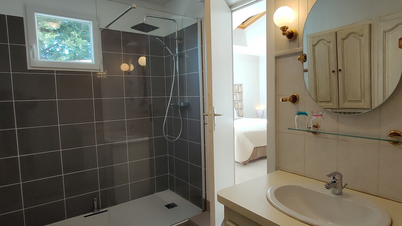Photo of Bathroom in La Croix-en-Brie