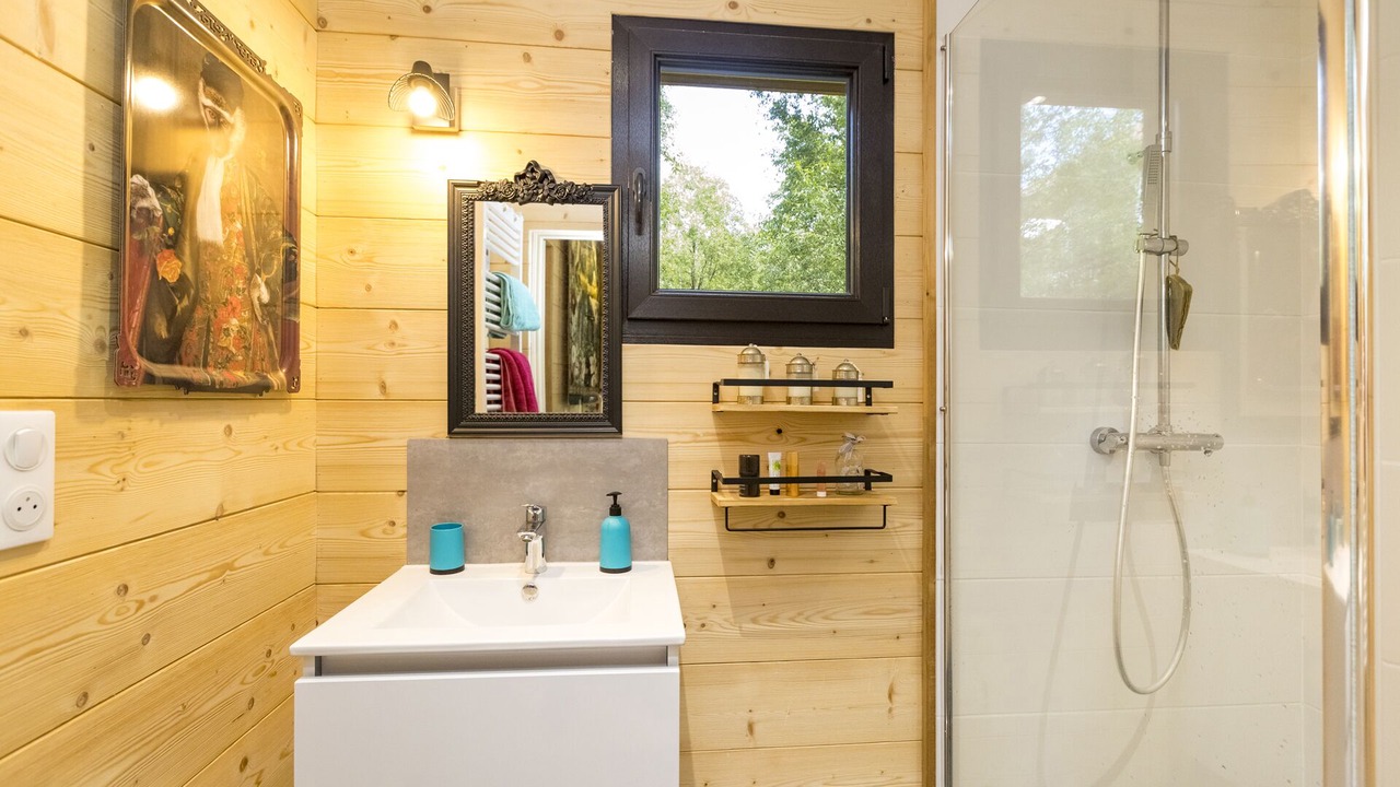 Photo of Bathroom in Taintrux