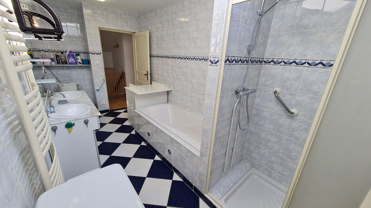 Photo of Bathroom in Franconville