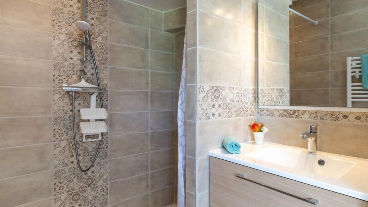 Photo of Bathroom in Matignon